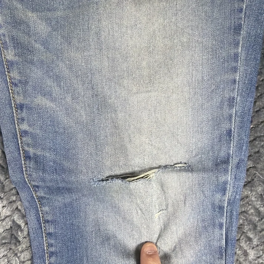 Levi's Demi Curve Women's Jeans Size 33 Bootcut Stretch Medium Wash‎ Distressed